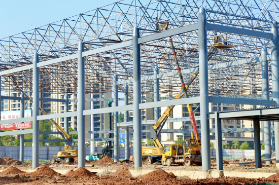 遂寧高新區西部鐵路物流園 錯時施工戰高溫，安全進度雙保障