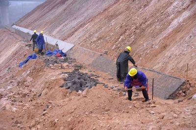狠抓項目建設(shè) 以基礎(chǔ)設(shè)施之基 促經(jīng)濟騰飛之翼