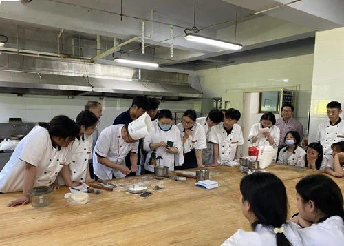 技能大師進校園 點亮學子職業(yè)夢
